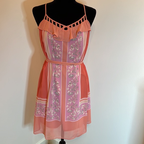 Lauren Conrad sheath dress with lining - Picture 3 of 6